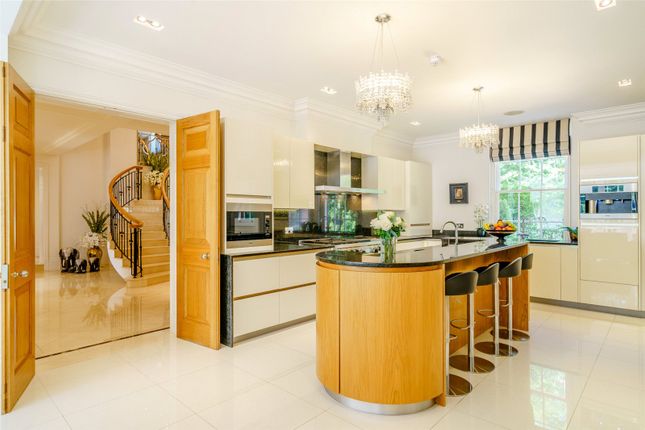 Detached house for sale in Hadley Common, Hertfordshire