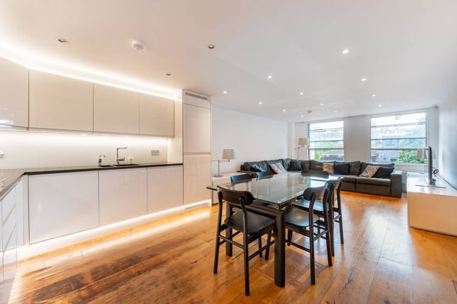 Thumbnail Flat to rent in Queensborough Terrace, Bayswater, London