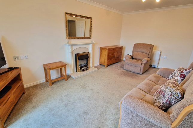 44, STONELEIGH COURT, JOHN STREET, PORTHCAWL photo 3
