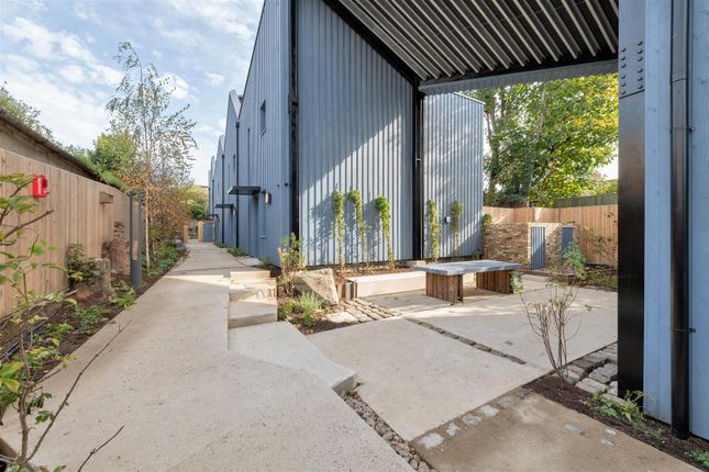 Thumbnail Property for sale in Orford Road, London