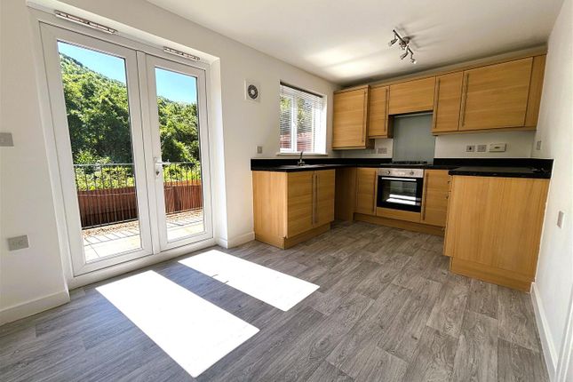 42, Ynys Y Wern, Port Talbot photo 2