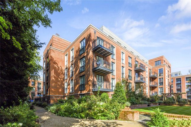 3-bed flat on 40 Lancelot House,, Fellowes Rise, Hampshire, £1,225,000