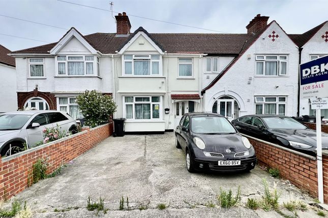 3-bed house on Clevedon Gardens, Cranford TW5, £555,000
