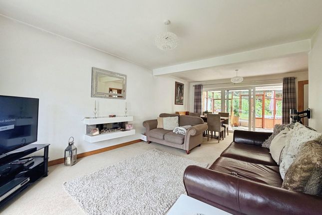 12 Valleydene, Southampton photo 2