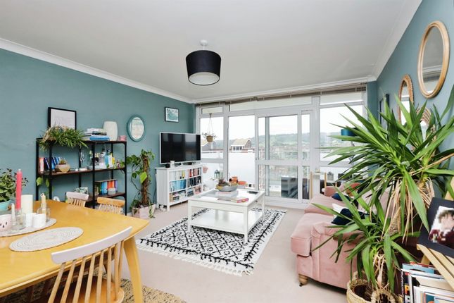 2-bed flat on Flat 12, Arlington House, Upperton Road, Eastbourne, £185,000