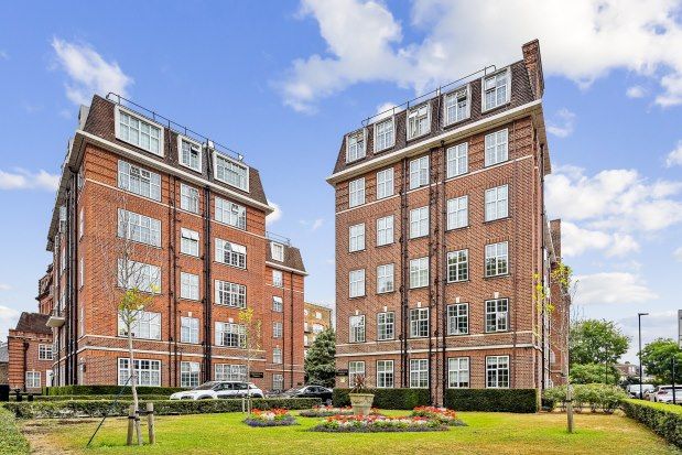 Thumbnail Flat to rent in Heathfield Terrace, London