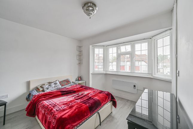 Kneller Road, New Malden photo 4