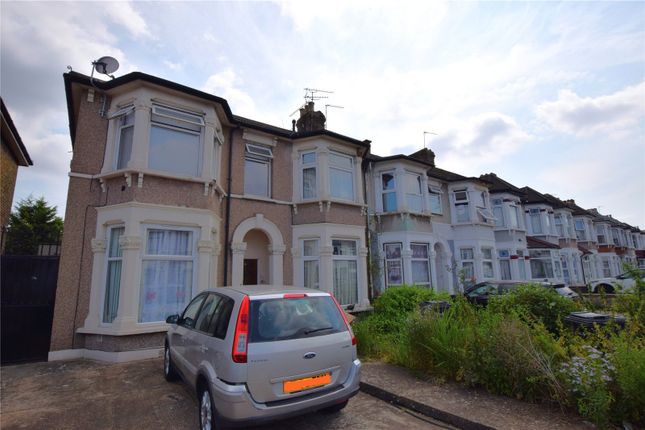 Flat for sale in Elgin Road, Seven Kings, Ilford