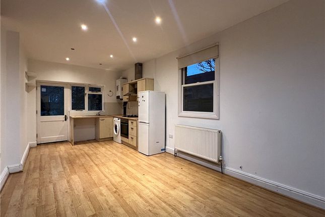 Northfield Avenue, Ealing photo 3