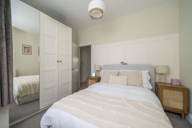 Flat A, 10, Ariel Road, London photo 4