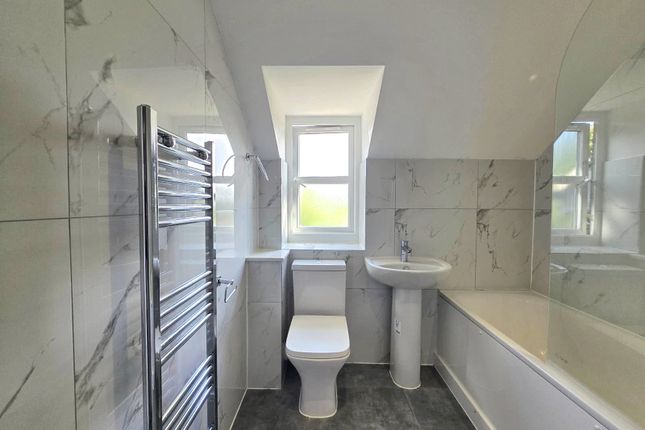24, Crescent Drive, Aldershot photo 4