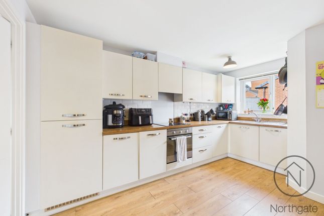 9 Oldwood Close, Newton Aycliffe photo 3