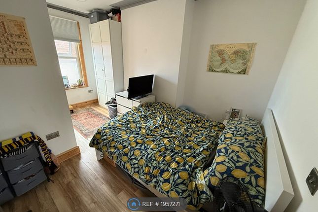 1-bed flat on Flat, Norman Terrace, Leeds, £850/mo