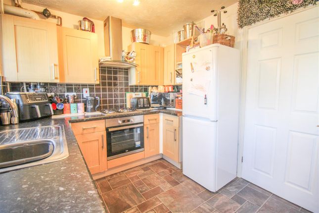 210, Coalport Close, Harlow photo 3