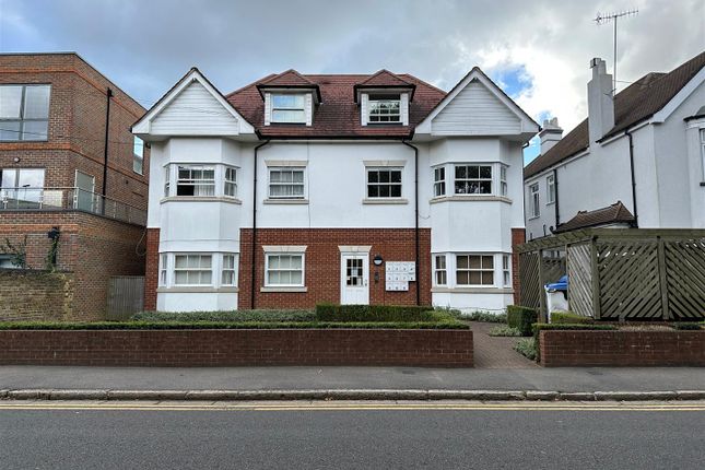 Flat to rent in Rosslyn Road, Watford