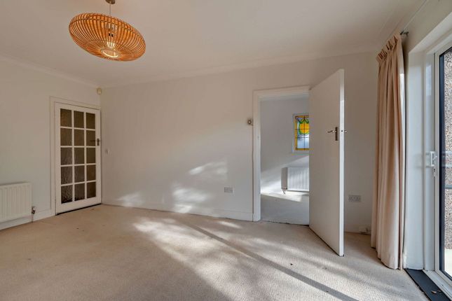 35, Farm Avenue, Harrow photo 4
