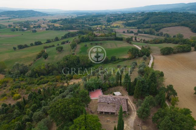 Villa for sale in Cetona, Siena, Tuscany