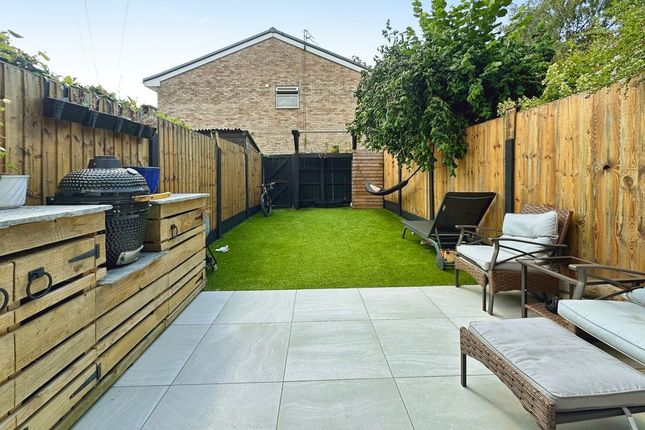 4, Rectory Close, Manchester photo 4