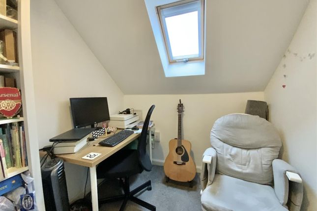 26, Barrosa Way, Milton Keynes photo 3