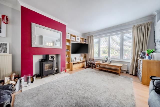41a, Deepcut Bridge Road, Camberley photo 4