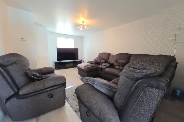 46, Darwin Drive, Stoke-on-Trent photo 2