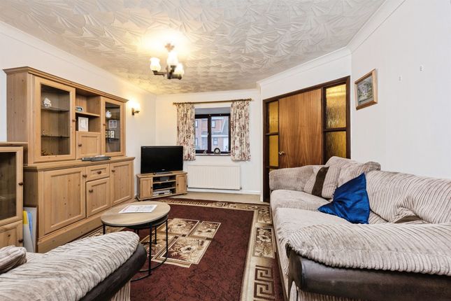 36, Louthe Way, Huntingdon photo 3