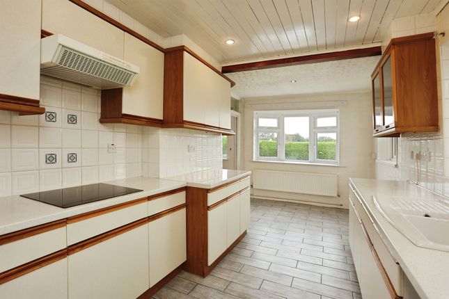 10, Brookside Close, Grantham photo 2