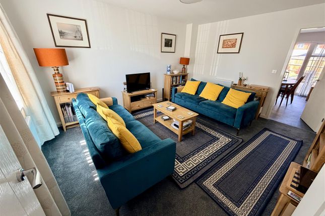 3, Poplar Way, Atherstone photo 2