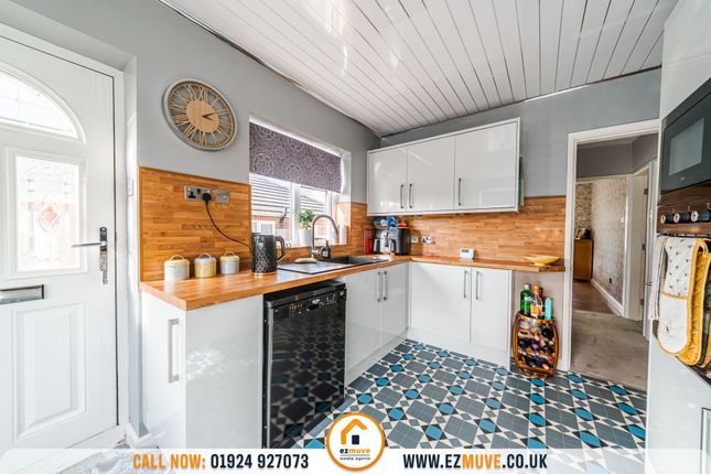 30 Manor Park, Mirfield photo 4