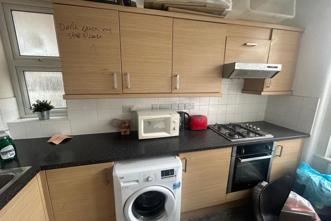Room 2, 74A, Aldermans Hill, London photo 3