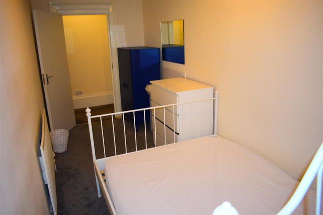 Flat to rent in Lennox Road South, Southsea, Portsmouth