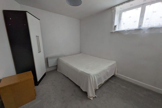 11 George's House, Upper Millergate, Bradford photo 5