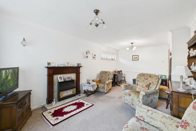 29, Balmoral Crescent, Dronfield photo 2