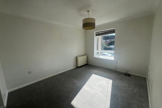 15, Firgrove Court, Hungerford photo 4