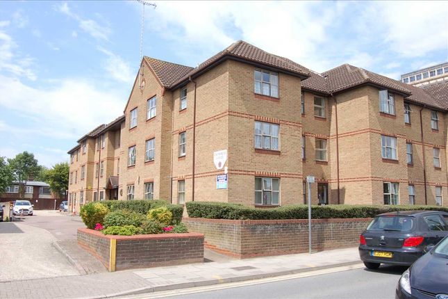 Thumbnail Property for sale in Balmoral Court, Springfield Road, Chelmsford