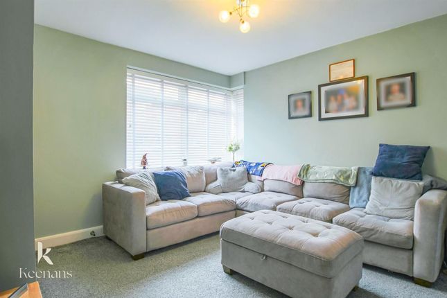 8, Heys Close North, Manchester photo 3