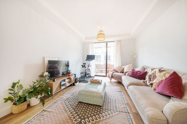 Flat for sale in Greenacres House, Wandsworth, Greater London