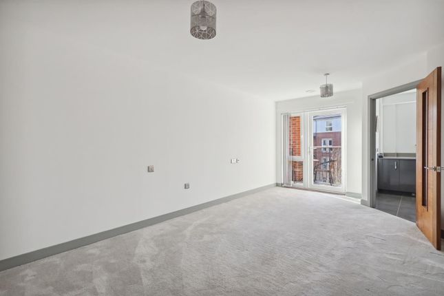33 Augustus House, Station Parade, Virginia Water photo 2