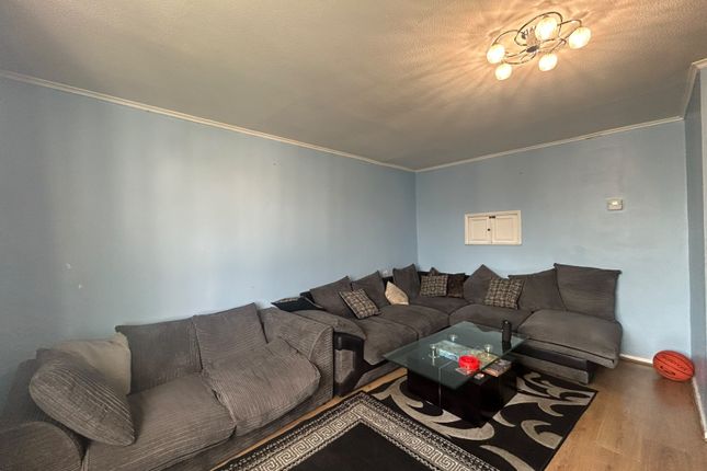 90 Convent Way, SOUTHALL photo 4