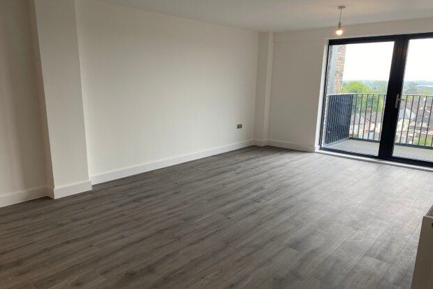 Flat to rent in Victoria Point, Ashford