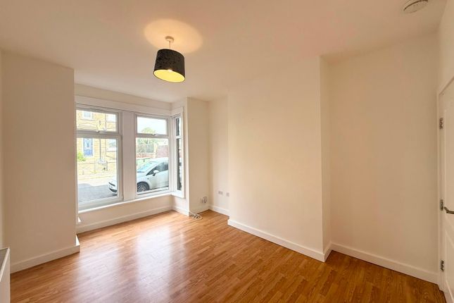 Ground Floor Basement Flat, 33, Hayleigh Mount, West Yorkshire photo 5