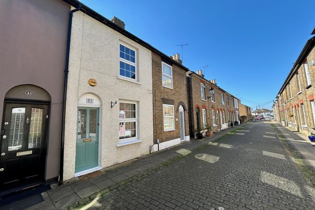 Thumbnail Property to rent in Woollard Street, Waltham Abbey