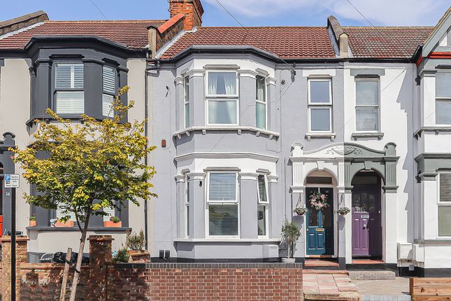 Flat for sale in Hermitage Road, Westcliff-On-Sea