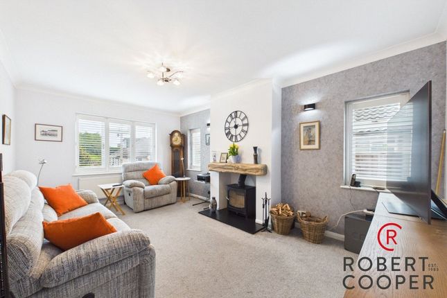 40, Wood Rise, Pinner photo 3