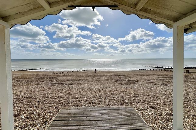 Beach Hut 18, East Parade, Bexhill photo 3