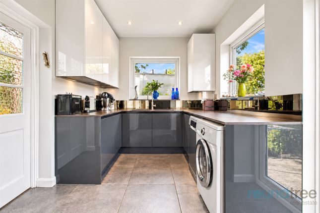 82, Tenterden Drive, Hendon photo 2