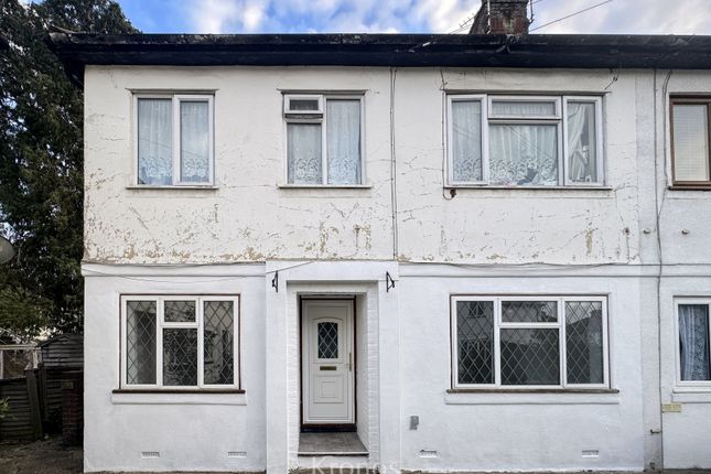24 Greenway Gardens, Greenford photo 2