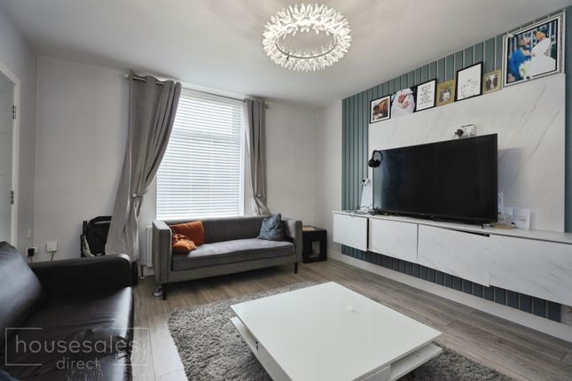 3, King Street, Huddersfield photo 4
