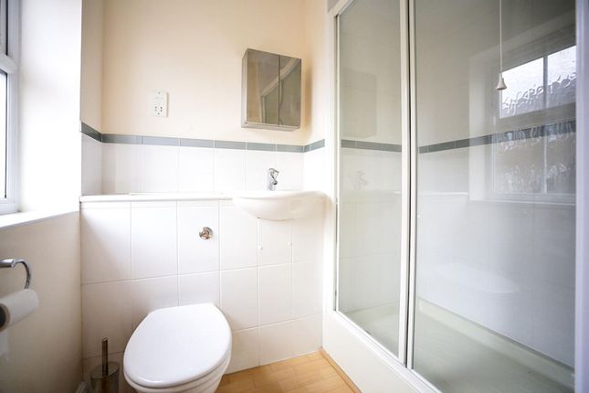 Flat for sale in Liverymen Walk, Greenhithe
