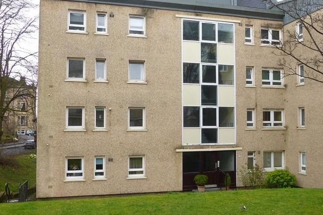 Flat to rent in Spacious Two Bedroom Flat, Queen Margaret Court, Glasgow, West End